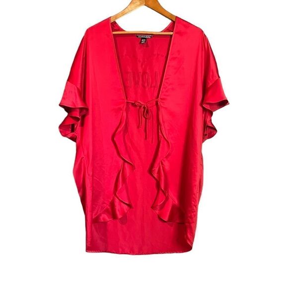 Victoria’s Secret red short sleeve robe - Picture 1 of 8